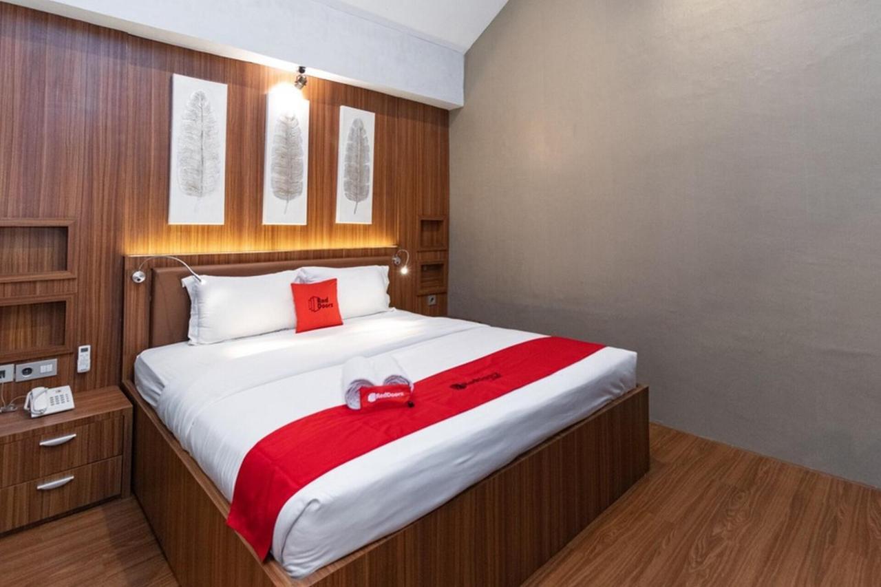 Reddoorz Premium Near Centre Point Mall Medan Exterior foto